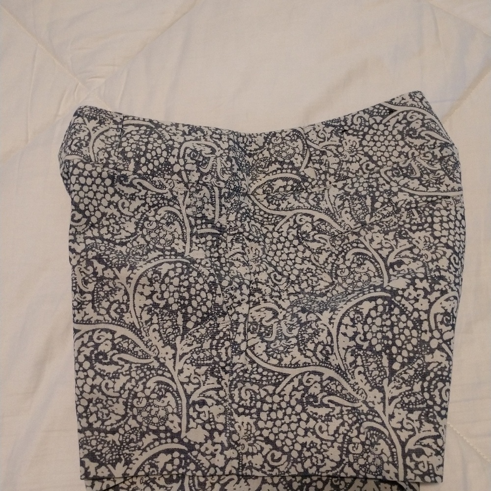 Shorts - Picture 2 of 6